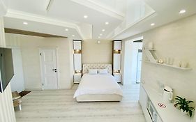 Кращі Панорамні Квартири Skyhouse В Центрі Вінниці Безключовий Доступ!